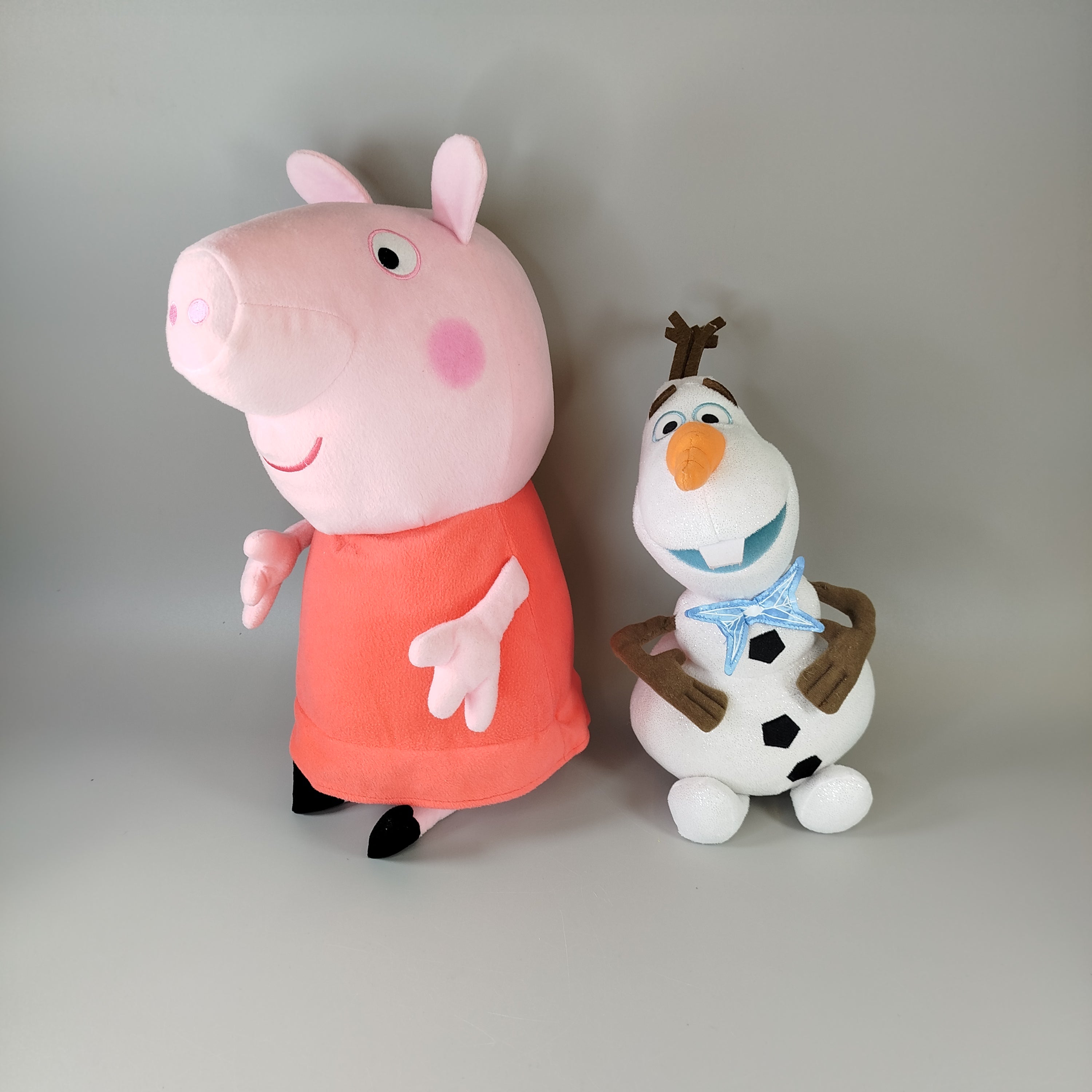 Plüschfiguren - Peppa Wutz & Singender Olaf
